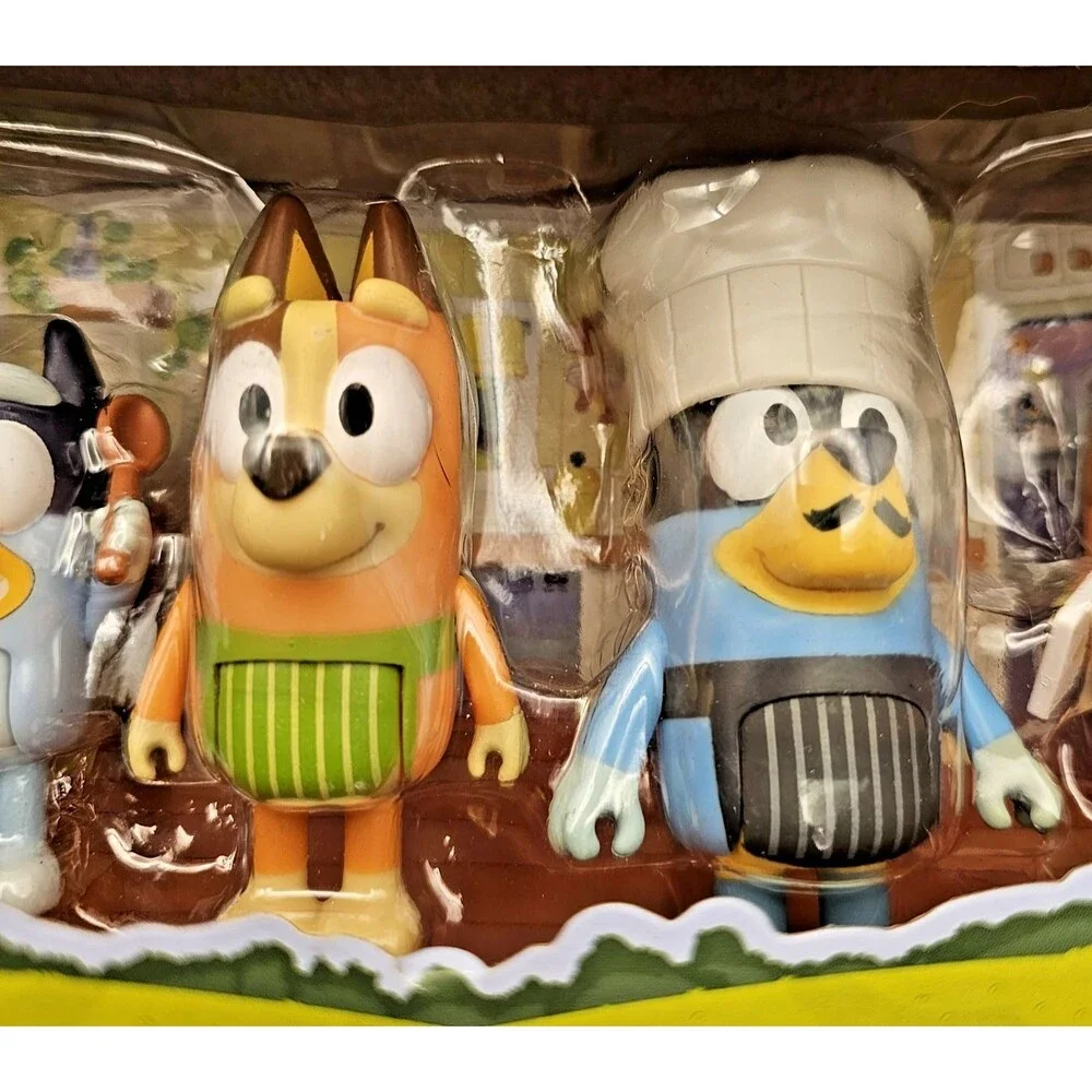 Bluey Let's Play Chef Set With Bluey/Bingo/Mum/Dad Poseable 2.5-3